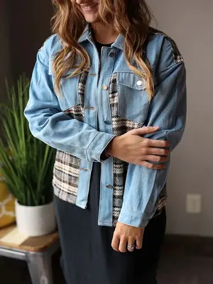 Plus Size Women's Denim Jacket, Loose Casual Versatile Design, Slimming Color Block Style for Effortless Everyday Fashion