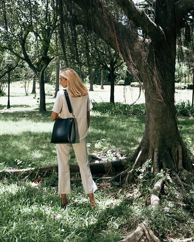 Two-Tone Tote | Color: Black x Thyme