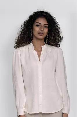 The Wild River Shirt in Off-white | Color: Shell Off-White | Size: L