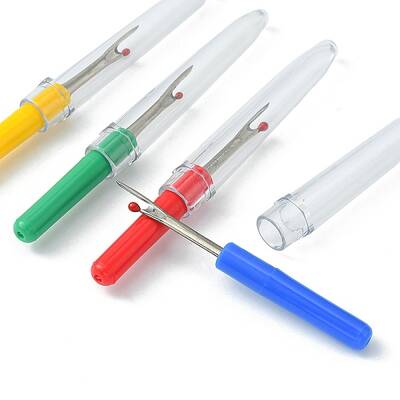4Pcs 4 Colors Plastic Handle Iron Seam Rippers