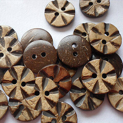 Carved 2-hole Basic Sewing Button Shaped in Flowers