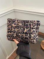Fashion Leopard Pattern Clutch, Casual Large Capacity Travel Storage Bag with Zipper, Portable Folding Travel Storage Bag for...