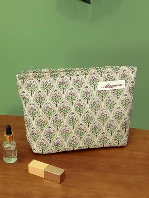 1 Piece Floral Embroidered Makeup Bag, Large Capacity Cosmetic Storage Bag, Portable Travel Toiletry Bag