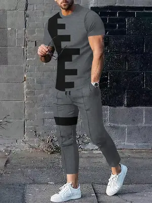 Two Counts Men's Patchwork Colorblock Print Pocket Pants Set, Casual Short Sleeve Tee & Drawstring Waist Pants, Men's 2 Pi...