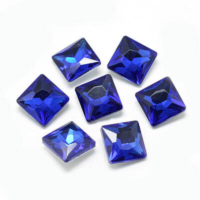 Pointed Back Glass Rhinestone Cabochons