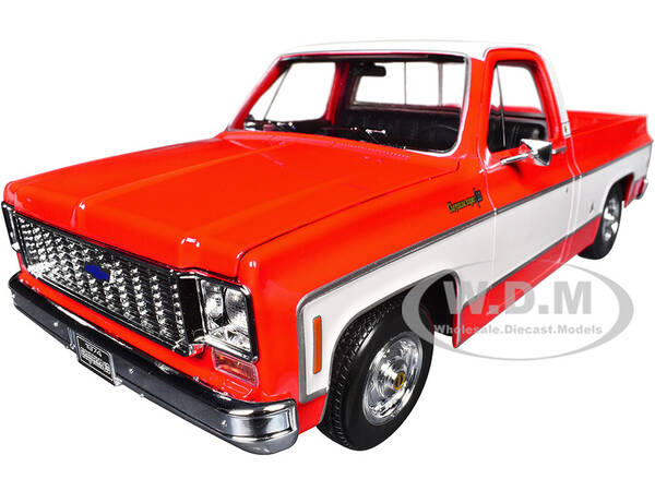 1974 Chevrolet C10 Cheyenne Super Pickup Truck Red and White Special Edition Series 1/18 Diecast Model Car by Maisto