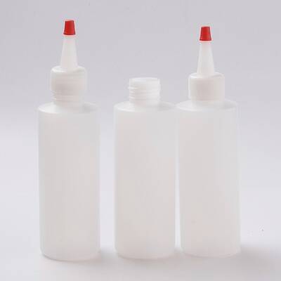 Plastic Squeeze Condiment Bottles with Red Tip Cap