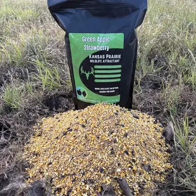 Green apple strawberry attractant