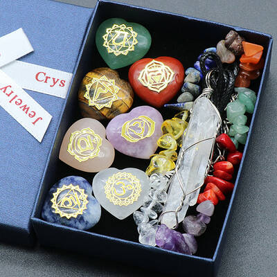 7 Chakras Heart-Shaped Healing Crystals Set