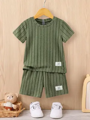Two-piece Set Boy's Solid Short Sleeve Tee & Elastic Waist Shorts Set, Casual Round Neck T-shirt & Shorts for Summer, Kids Cl...