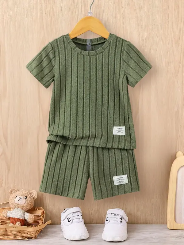 Two-piece Set Boy's Solid Short Sleeve Tee & Elastic Waist Shorts Set, Casual Round Neck T-shirt & Shorts for Summer, Kids Cl...