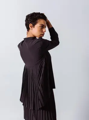 Stylish Pleated Blouse in Black | Size: L | Color: black