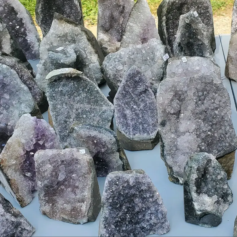 AMETHYST Display Standing Geode 1pc rainbow