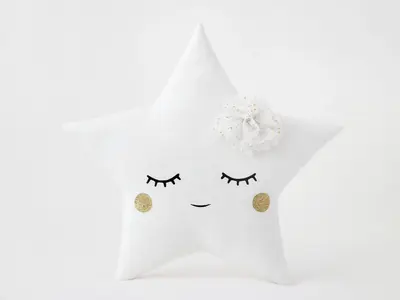 Sleepy Star Pillow (2 colors) with Tulle Flower and Golden Cheeks