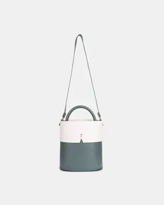 Gaia Bucket Bag | Color: Black x Oat