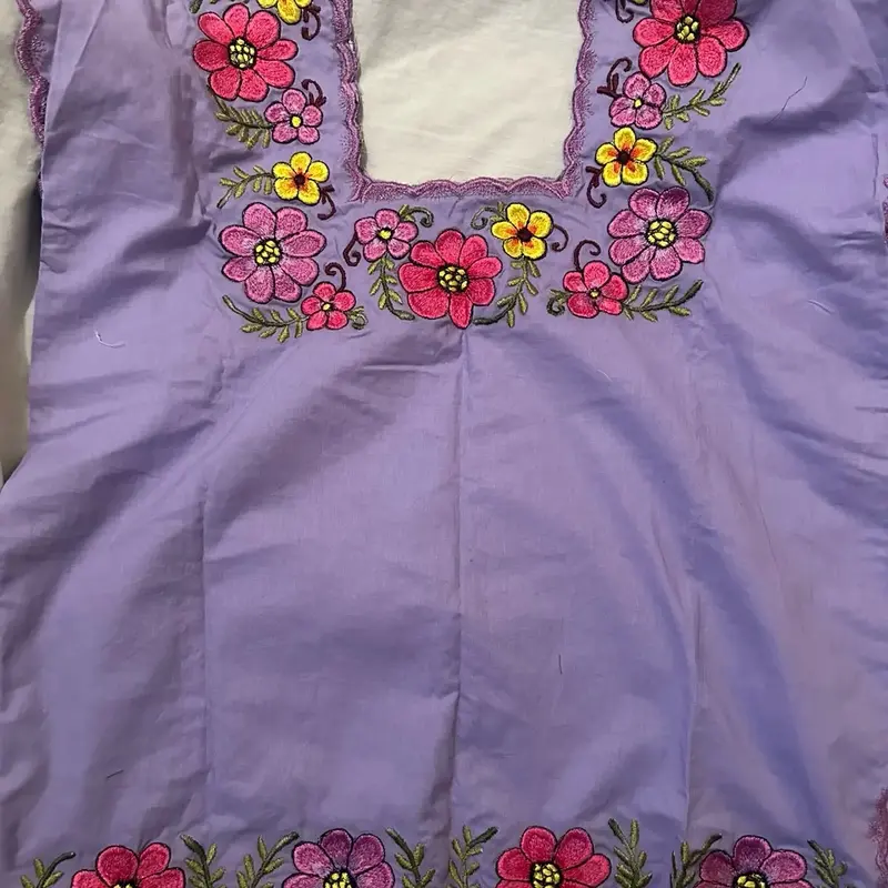 blusa bordada estilo yucateco
