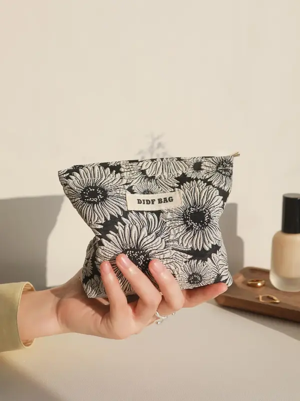Floral Pattern Letter Patched Makeup Bag, Portable Cosmetic Bag, Makeup Organizer Pouch, Storage Bag for Skincare, Makeup, Tr...