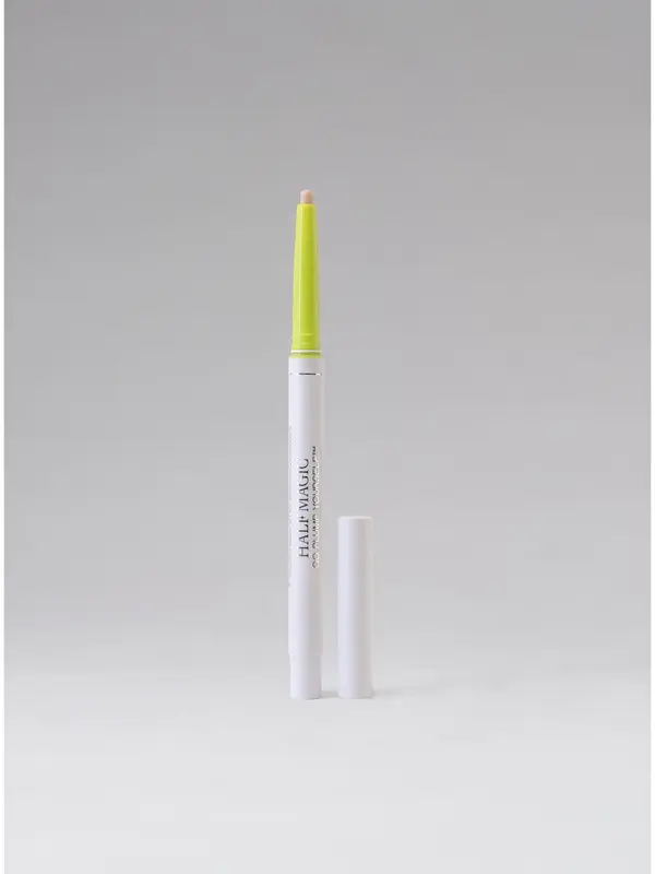 Half Magic GO PLUMP YOURSELF INVISIBLE EXTREME PLUMPING LIP LINER Colorless Finish for 8 Hours Extreme Plumping with Spicy Ru...