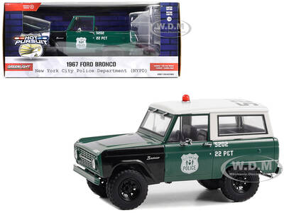 1967 Ford Bronco Green and Black with Tan Top NYPD (New York City Police Department) Hot Pursuit Series 8 1/24 Diecas...