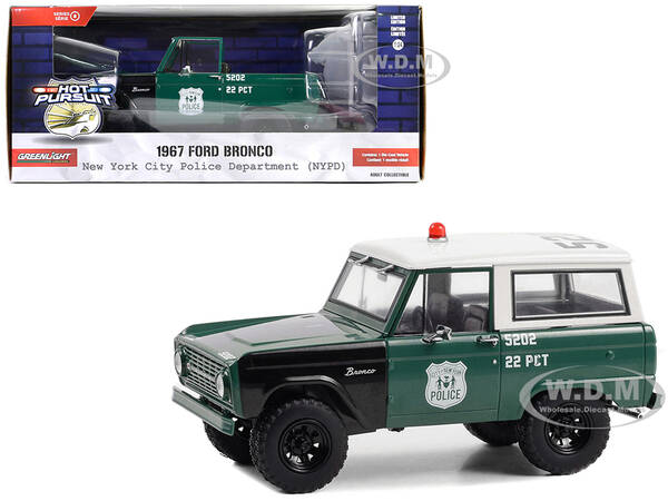 1967 Ford Bronco Green and Black with Tan Top NYPD (New York City Police Department) Hot Pursuit Series 8 1/24 Diecas...