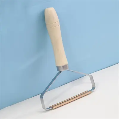 Cat Hair Removal Brush with Wooden Handle, Dog Hair Lint Removing Tool, Fur Shaving Tool, Clothes Fuzz Roller, Scraper for Ca...