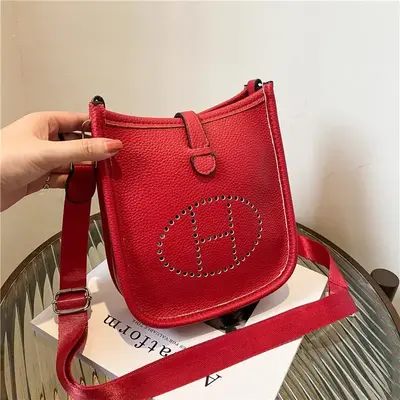 Fashion Women's Solid ColorMinimalist Square Bag - Textured PU Shoulder &Crossbody Letter Handbag for Street Style Crossbodyb...
